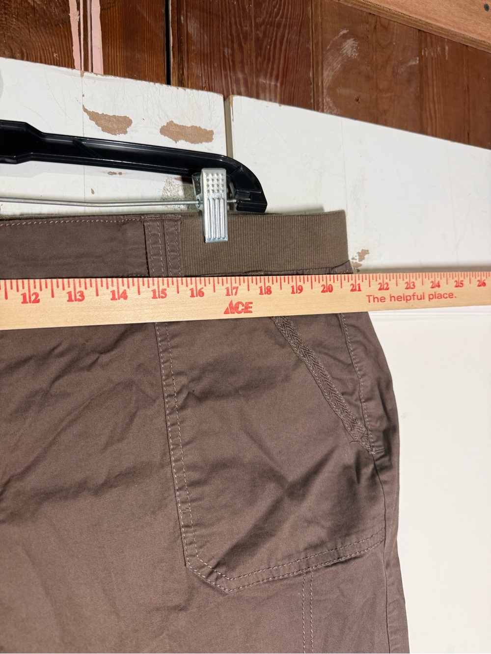 Gloria Vanderbilt Bermuda Cargo Shorts Brown Size 16W Khaki Pockets - Picture 3 of 8